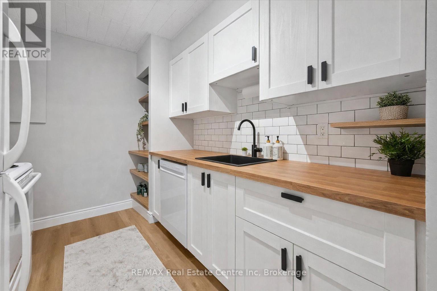 102 - 105 Conroy Crescent, Guelph, Ontario  N1G 2V5 - Photo 7 - X12836342