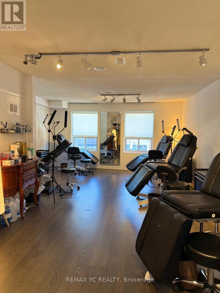 3334 A Yonge Street, Toronto, Ontario  M4N 2M4 - Photo 5 - C12870978