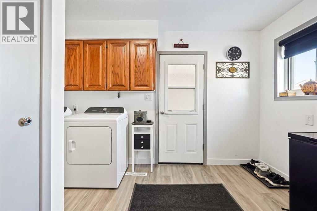 119 8 Avenue E, Bow Island, Alberta  T0K 0G0 - Photo 4 - A2292305