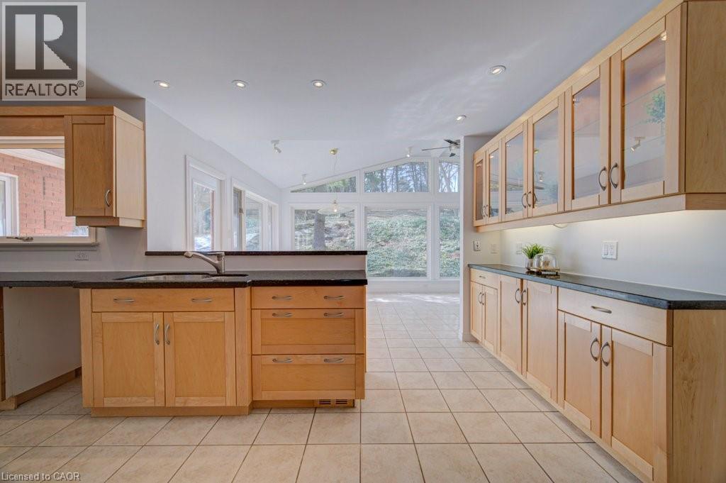 20 Rosslinn Road, Cambridge, Ontario  N1S 3K1 - Photo 12 - 40810476