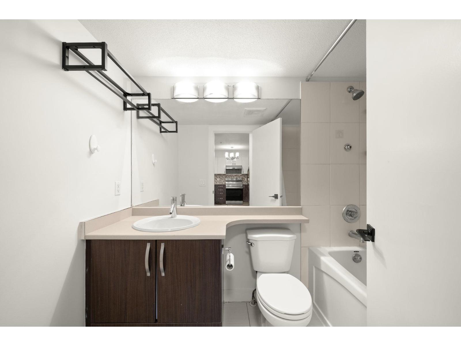 318 13555 Gateway Drive, Surrey, British Columbia  V3T 0B5 - Photo 19 - R3098825