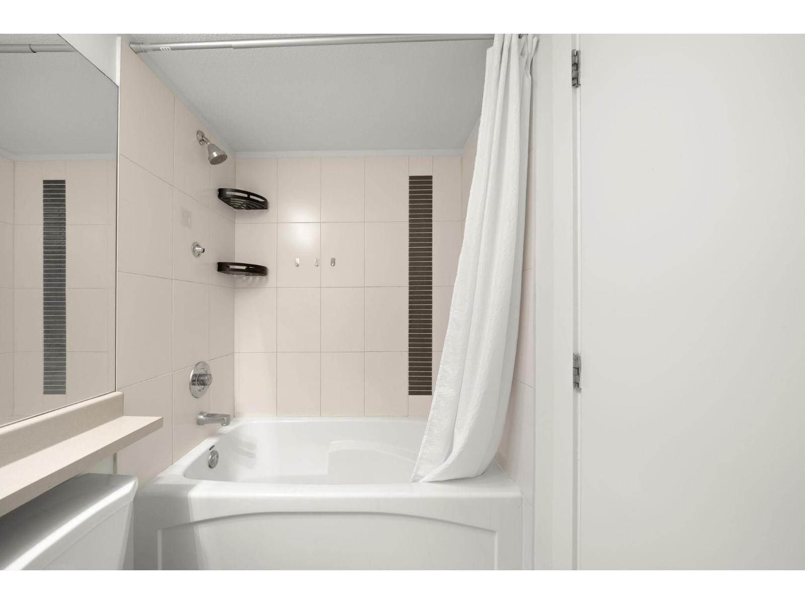 318 13555 Gateway Drive, Surrey, British Columbia  V3T 0B5 - Photo 20 - R3098825