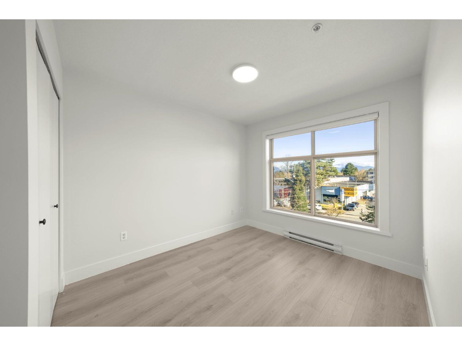 318 13555 Gateway Drive, Surrey, British Columbia  V3T 0B5 - Photo 14 - R3098825