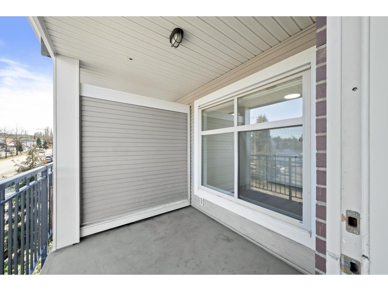 318 13555 Gateway Drive, Surrey, British Columbia  V3T 0B5 - Photo 21 - R3098825