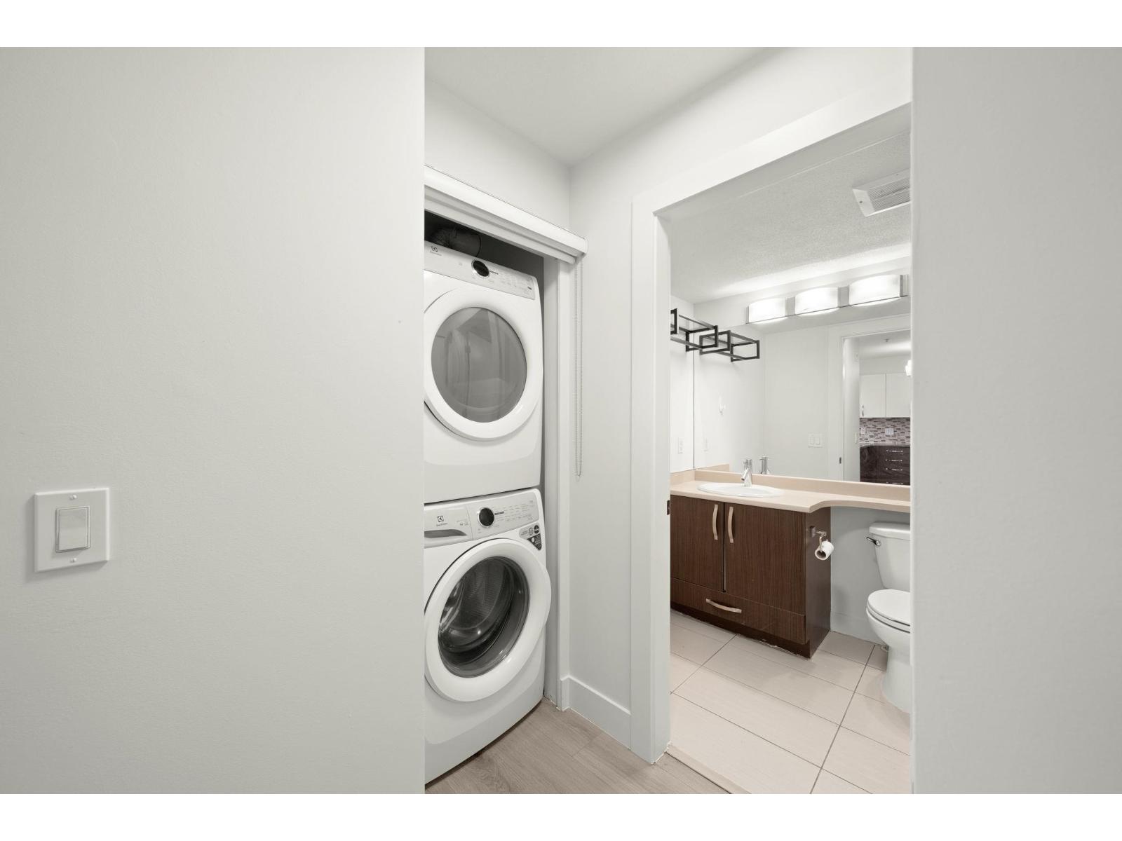 318 13555 Gateway Drive, Surrey, British Columbia  V3T 0B5 - Photo 18 - R3098825