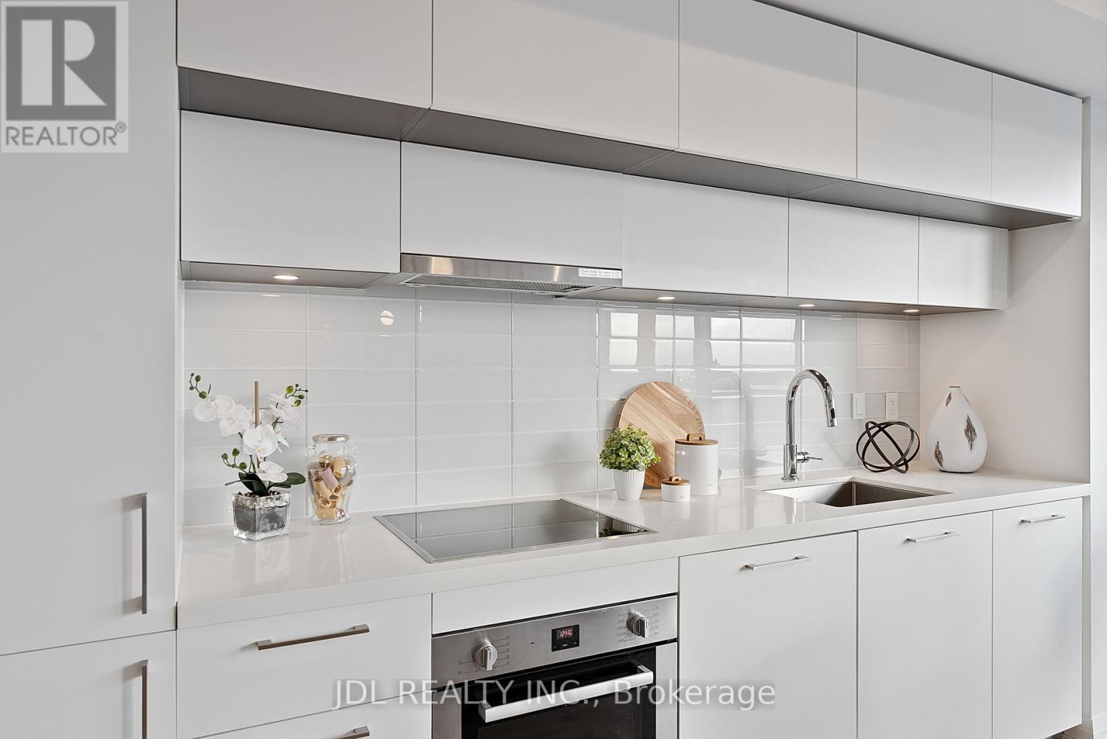 1001 - 99 Foxbar Road, Toronto, Ontario  M4V 0B2 - Photo 12 - C12873402