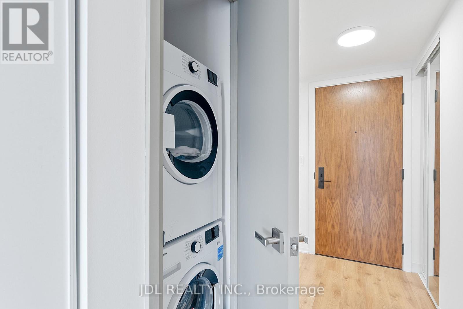 1001 - 99 Foxbar Road, Toronto, Ontario  M4V 0B2 - Photo 13 - C12873402