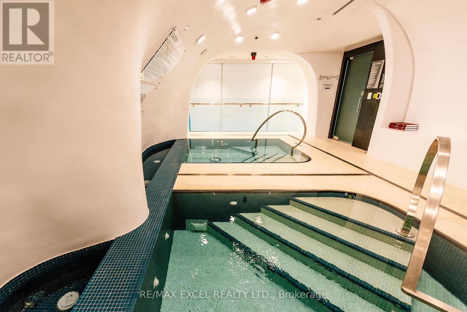 2004 - 1 Bloor Street E, Toronto, Ontario  M4W 1A9 - Photo 16 - C12873416