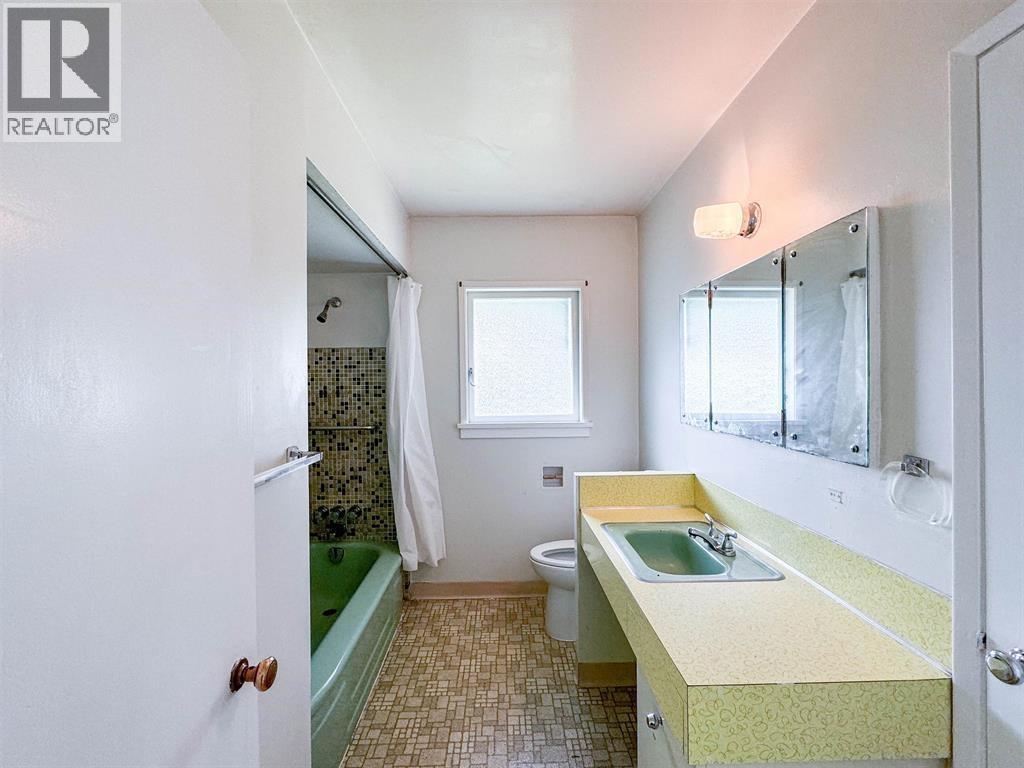 4922 Queensland Road, Vancouver, British Columbia  V6T 1G4 - Photo 13 - R3098906