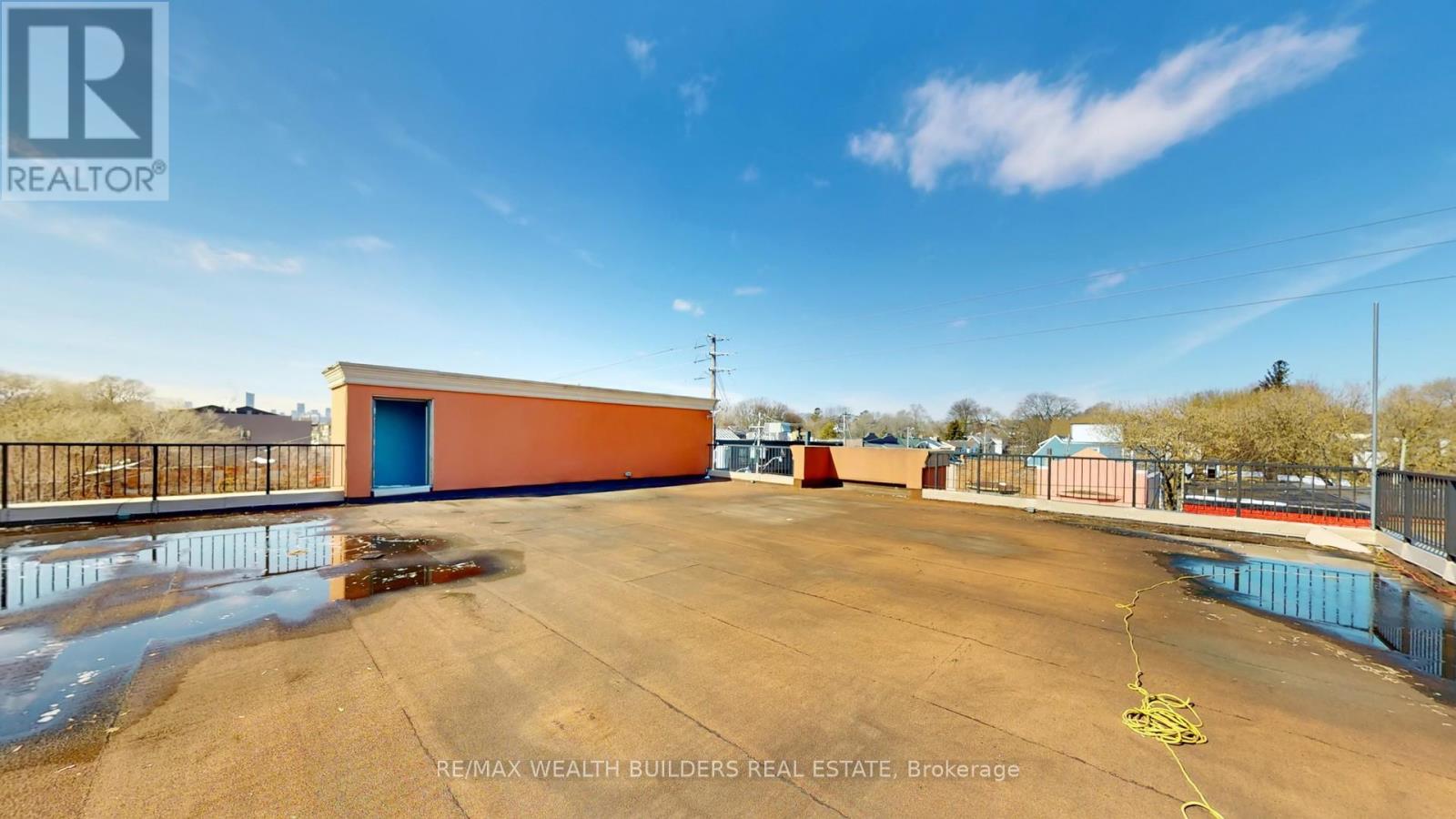 2nd Flr - 1365 Gerrard Street E, Toronto, Ontario  M4L 1Z3 - Photo 23 - E12873424