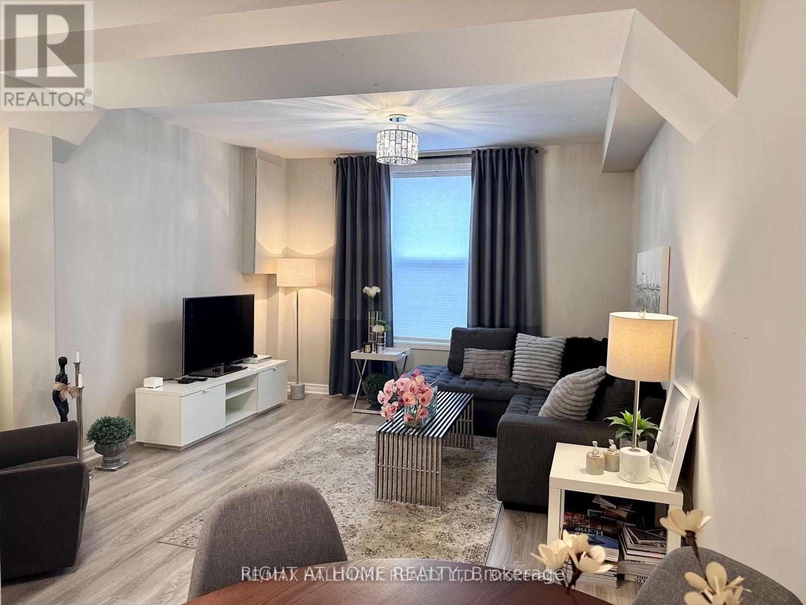 B - 469 Queen Street, Newmarket, Ontario  L3Y 2H3 - Photo 10 - N12873332