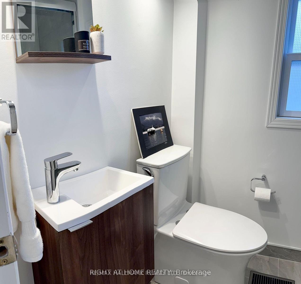 B - 469 Queen Street, Newmarket, Ontario  L3Y 2H3 - Photo 15 - N12873332