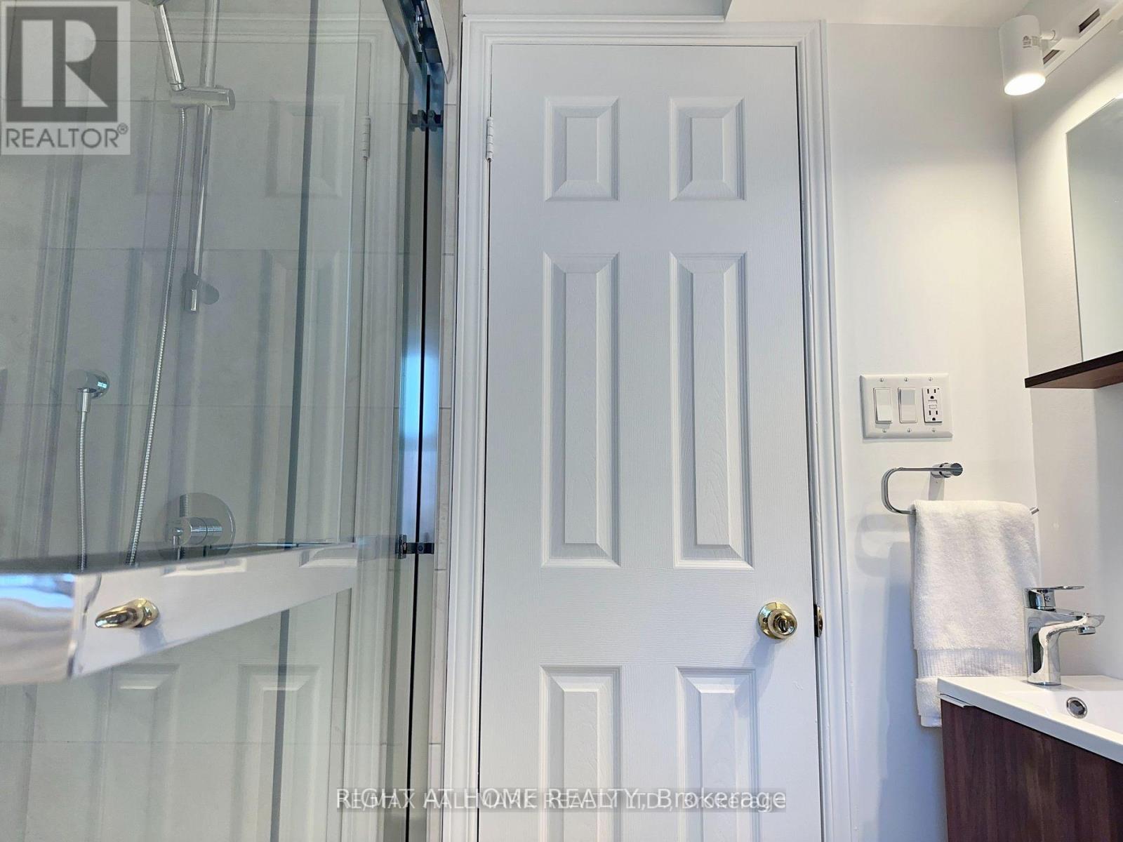 B - 469 Queen Street, Newmarket, Ontario  L3Y 2H3 - Photo 16 - N12873332