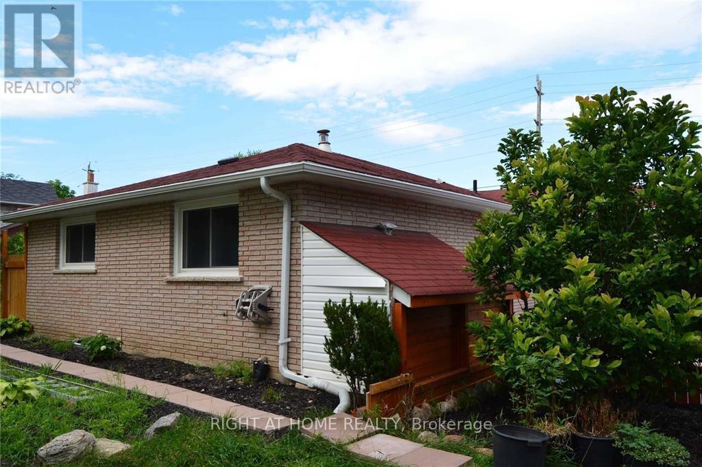 Main - 190 Barrie Street, Bradford West Gwillimbury, Ontario  L3Z 1R6 - Photo 9 - N12873342