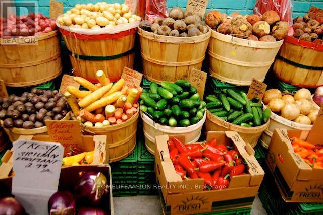 D - 7509 Yonge Street, Markham (Thornhill), Ontario  L3T 2E9 - Photo 6 - N12873362