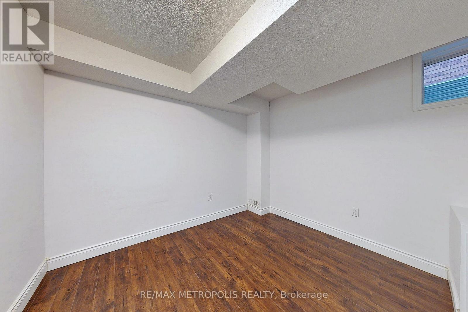 Lower - 2284 Whitewood Crescent, Innisfil, Ontario  L9S 0G3 - Photo 19 - N12873420