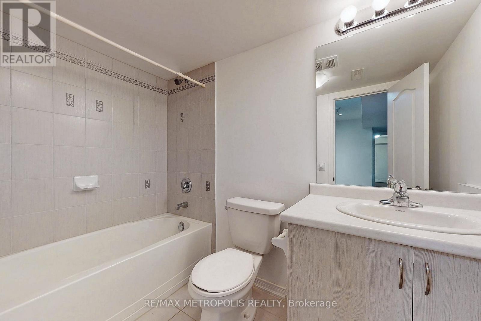 Lower - 2284 Whitewood Crescent, Innisfil, Ontario  L9S 0G3 - Photo 23 - N12873420