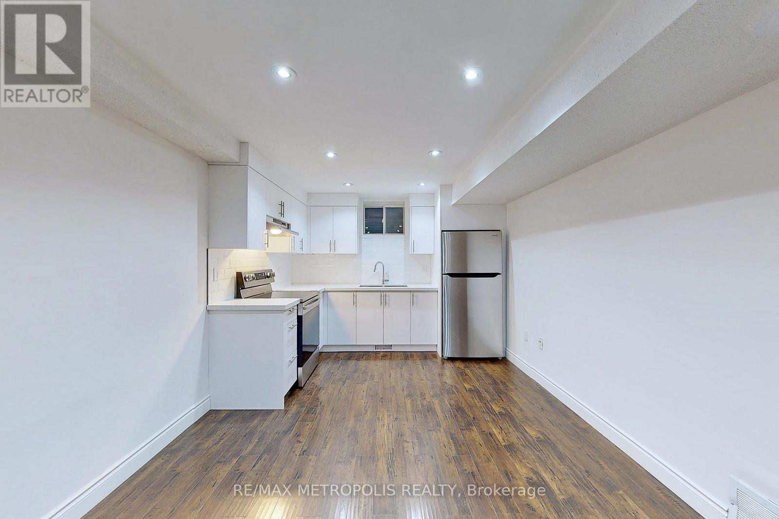 Lower - 2284 Whitewood Crescent, Innisfil, Ontario  L9S 0G3 - Photo 5 - N12873420