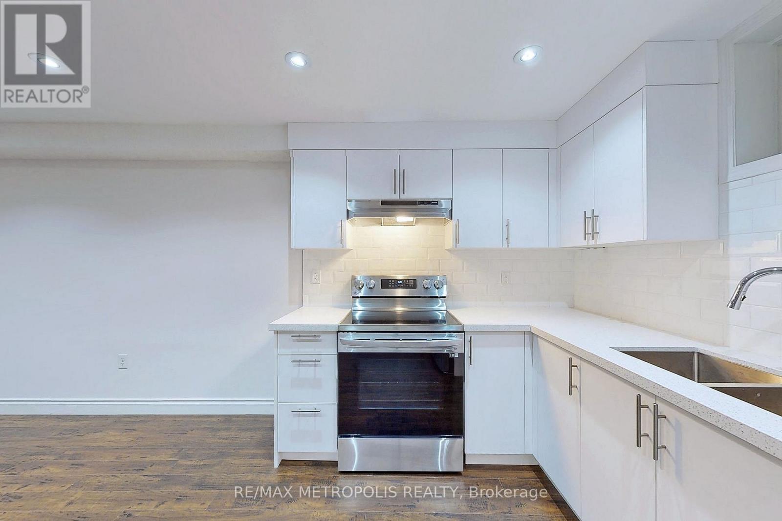 Lower - 2284 Whitewood Crescent, Innisfil, Ontario  L9S 0G3 - Photo 8 - N12873420