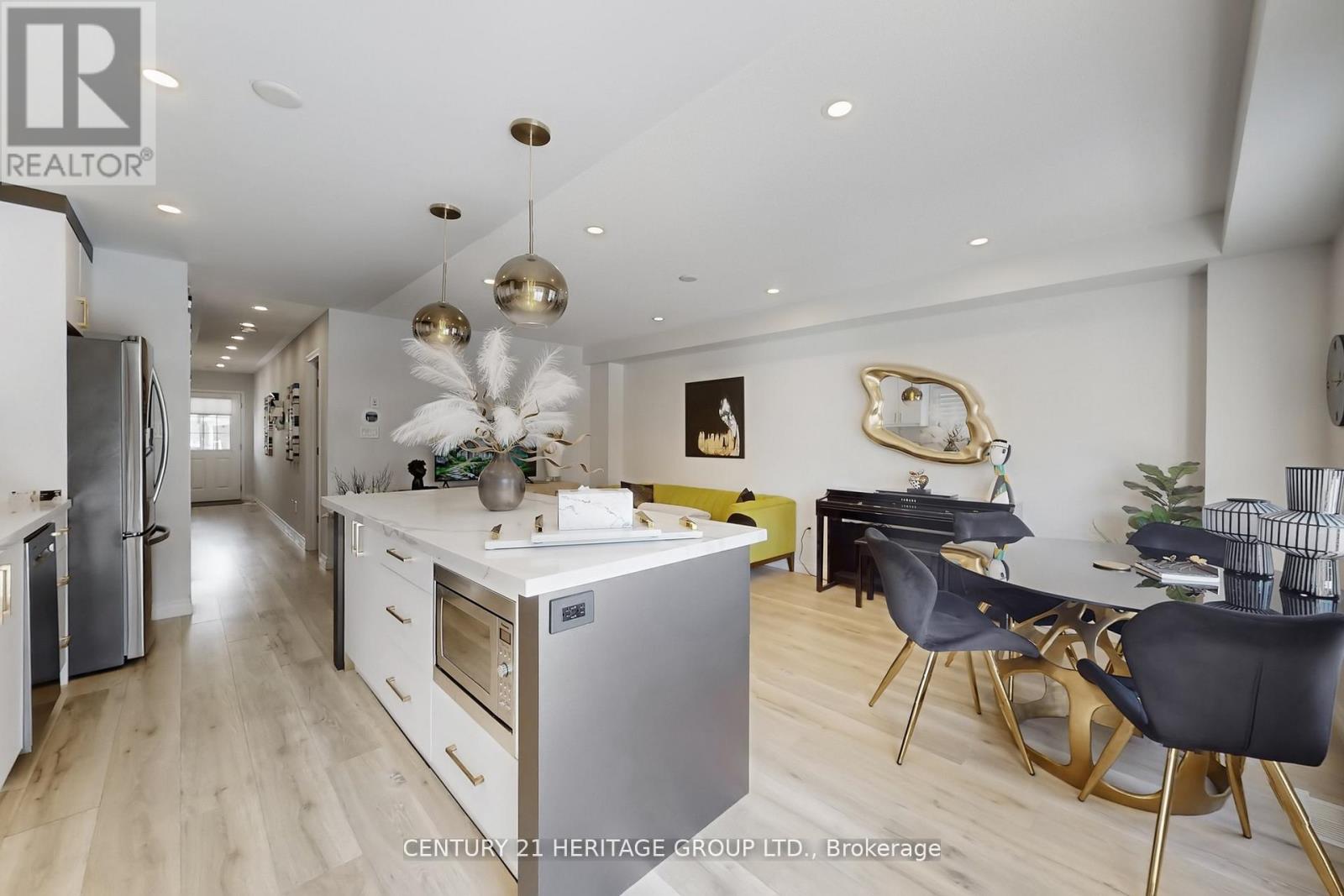 Main & 2nd - 58 Russel Drive, Bradford West Gwillimbury, Ontario  L3Z 0M9 - Photo 8 - N12873438