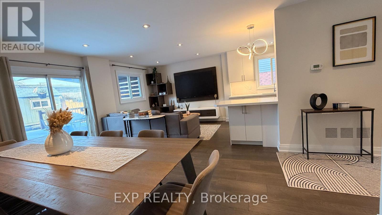 7 Rak Court, Bradford West Gwillimbury, Ontario  L3Z 2X2 - Photo 13 - N12873454