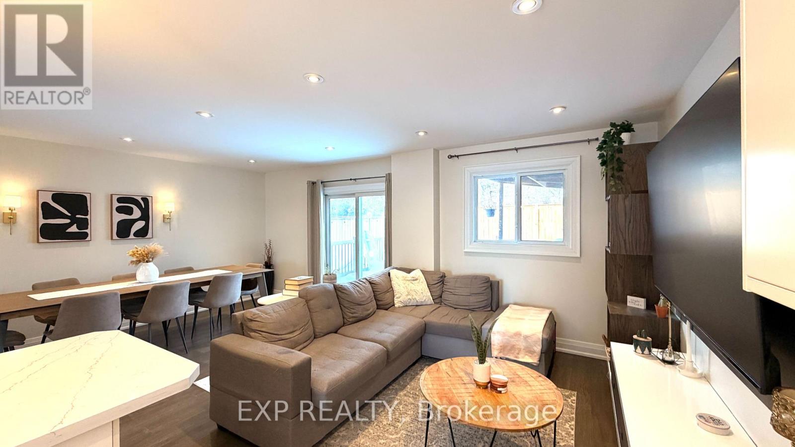 7 Rak Court, Bradford West Gwillimbury, Ontario  L3Z 2X2 - Photo 15 - N12873454