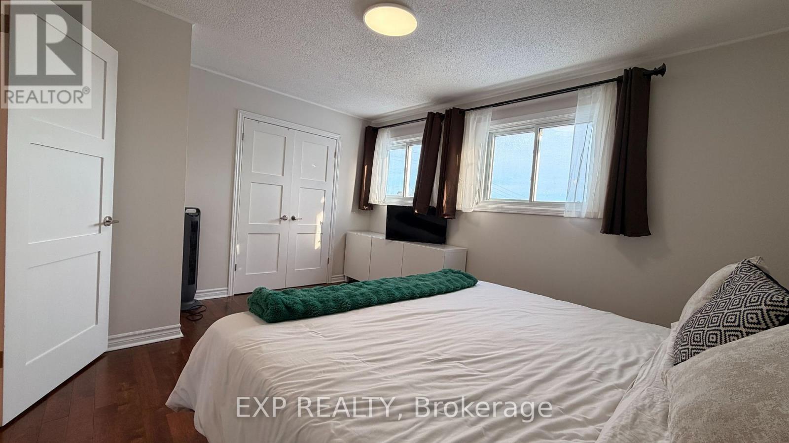 7 Rak Court, Bradford West Gwillimbury, Ontario  L3Z 2X2 - Photo 19 - N12873454