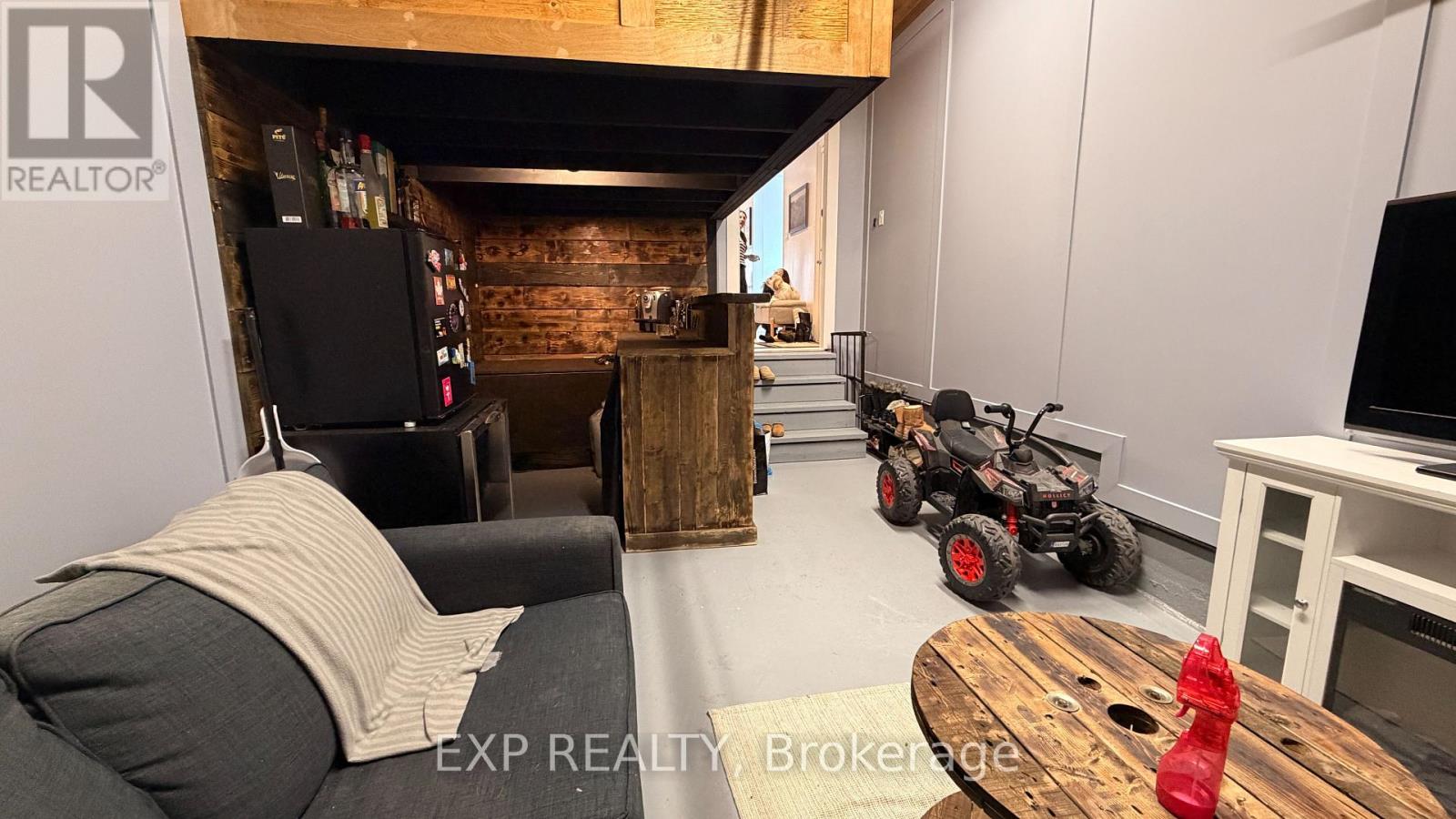 7 Rak Court, Bradford West Gwillimbury, Ontario  L3Z 2X2 - Photo 38 - N12873454