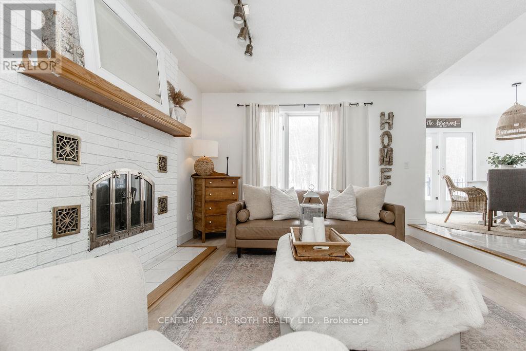 7 Priest Avenue, Springwater, Ontario  L9X 0G9 - Photo 13 - S12873340