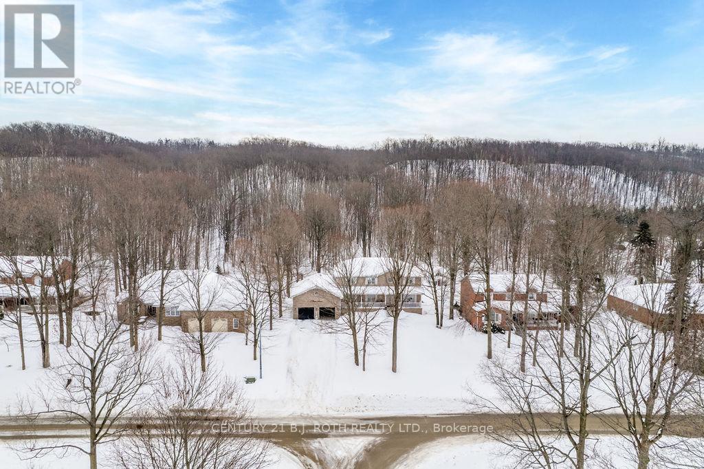 7 Priest Avenue, Springwater, Ontario  L9X 0G9 - Photo 2 - S12873340