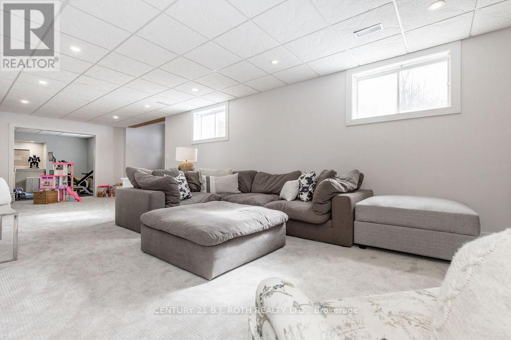 7 Priest Avenue, Springwater, Ontario  L9X 0G9 - Photo 34 - S12873340