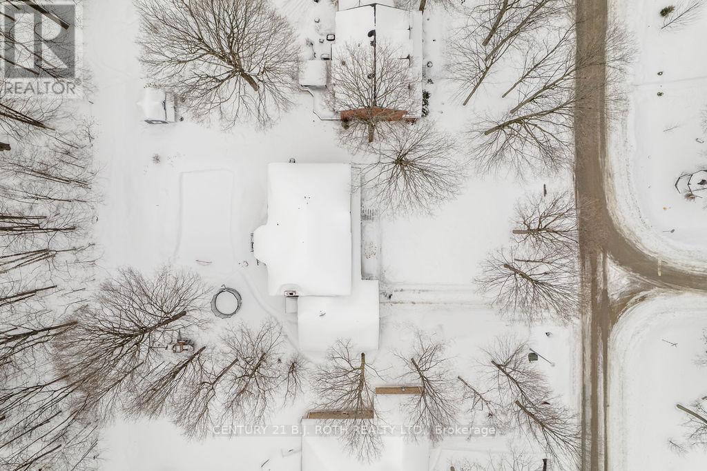 7 Priest Avenue, Springwater, Ontario  L9X 0G9 - Photo 39 - S12873340