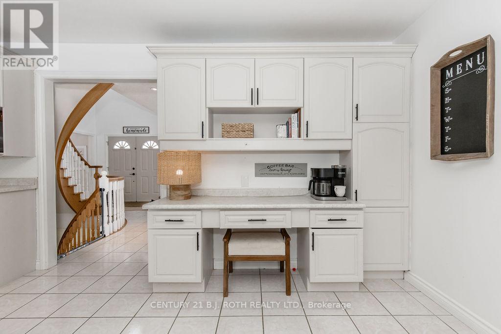 7 Priest Avenue, Springwater, Ontario  L9X 0G9 - Photo 7 - S12873340