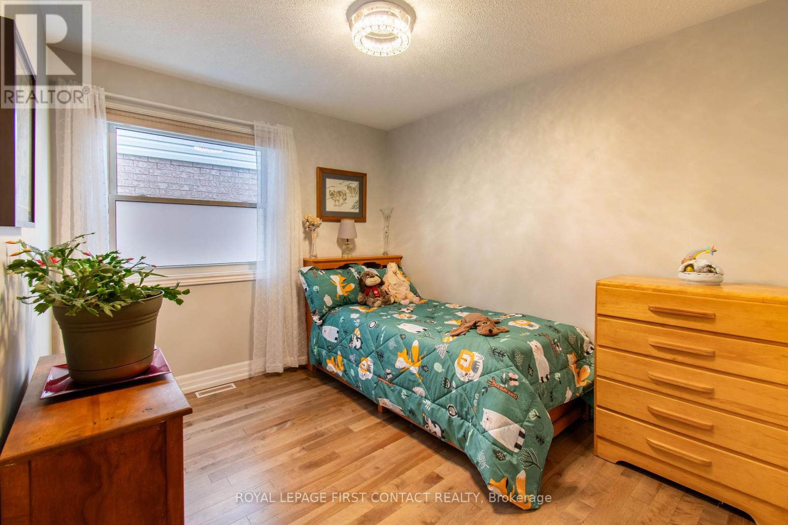 249 Esther Drive, Barrie, Ontario  L4N 0G3 - Photo 13 - S12873356