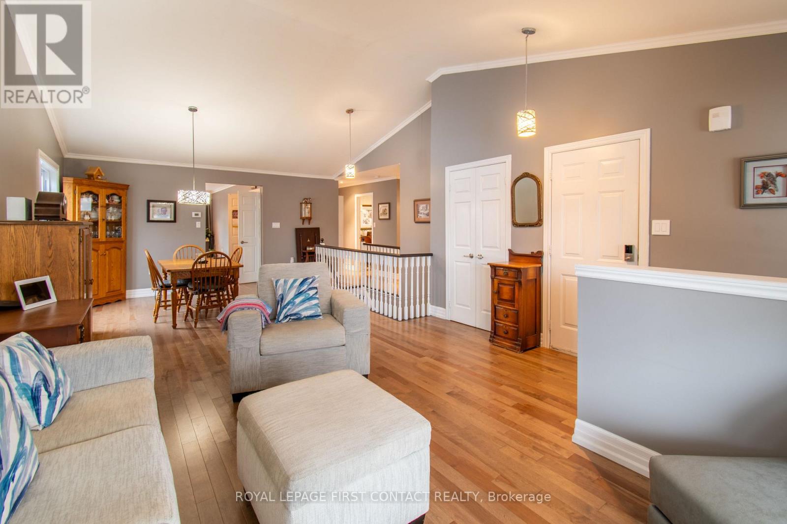 249 Esther Drive, Barrie, Ontario  L4N 0G3 - Photo 3 - S12873356