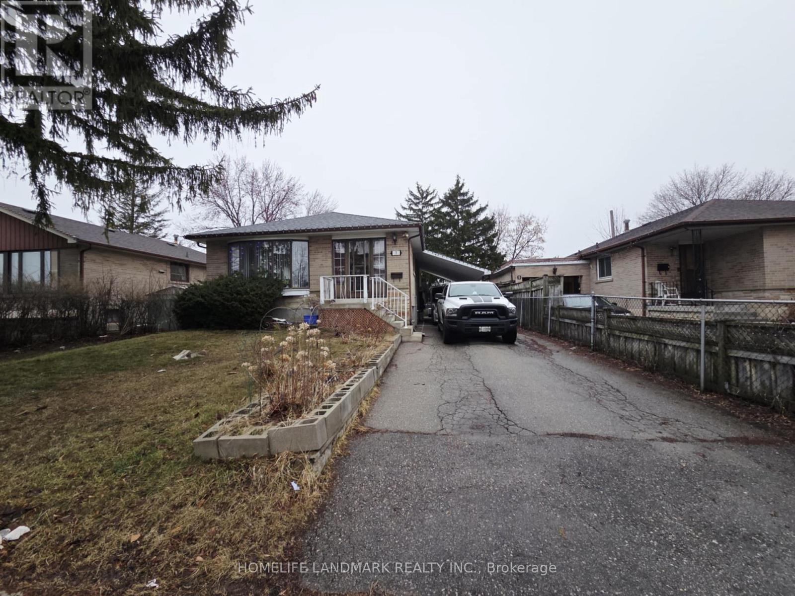 7 BURTONWOOD CRESCENT, Toronto, Ontario