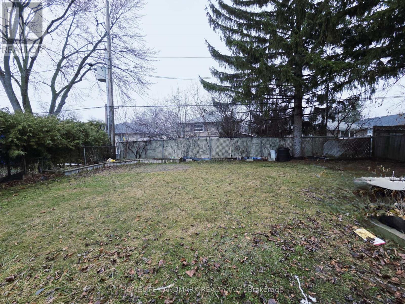 7 Burtonwood Crescent, Toronto, Ontario  M9V 3L9 - Photo 17 - W12873328