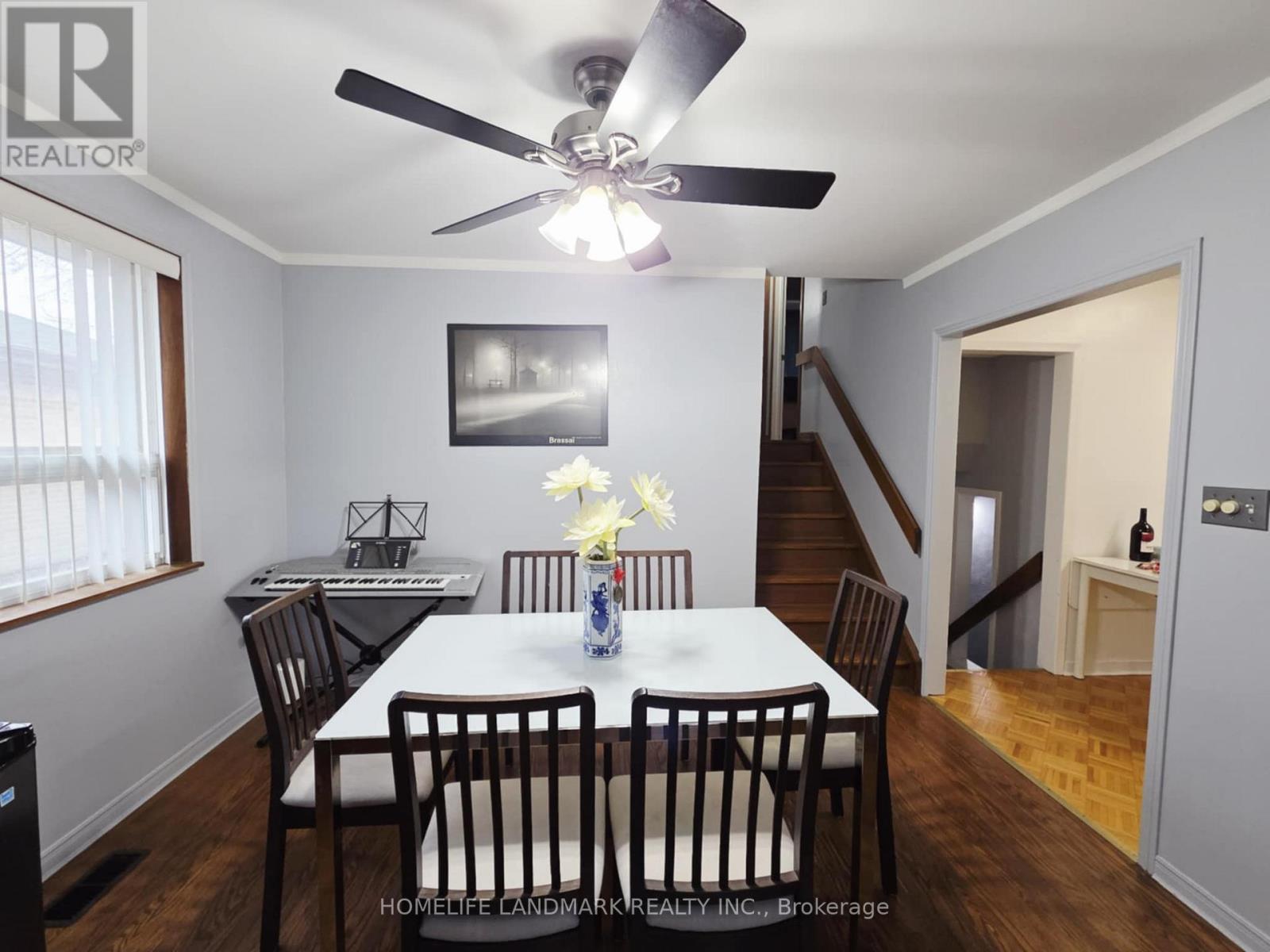 7 Burtonwood Crescent, Toronto, Ontario  M9V 3L9 - Photo 5 - W12873328