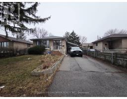 7 BURTONWOOD CRESCENT, Toronto, Ontario