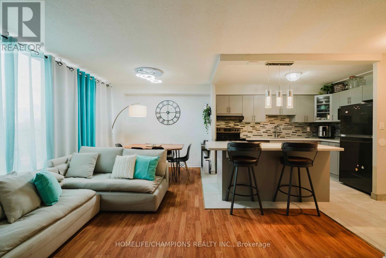 205 - 1050 Stainton Drive, Mississauga, Ontario  L5C 2T8 - Photo 10 - W12873368