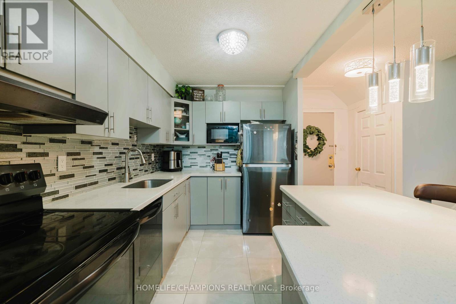 205 - 1050 Stainton Drive, Mississauga, Ontario  L5C 2T8 - Photo 15 - W12873368