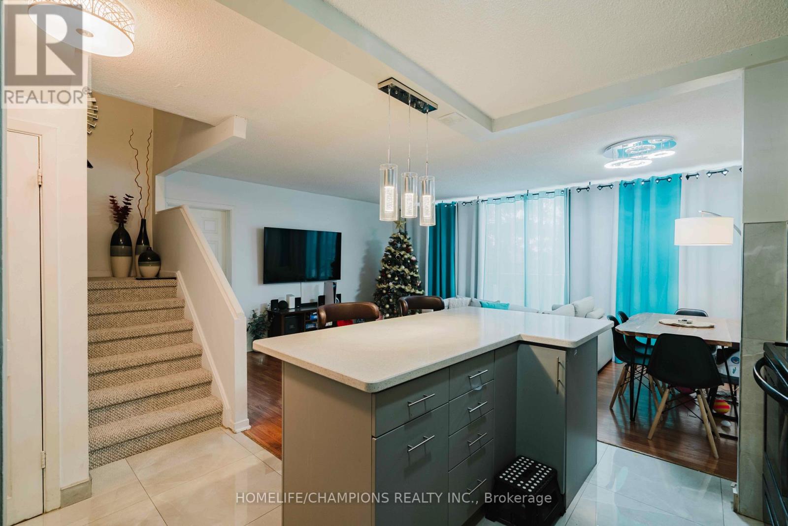 205 - 1050 Stainton Drive, Mississauga, Ontario  L5C 2T8 - Photo 16 - W12873368