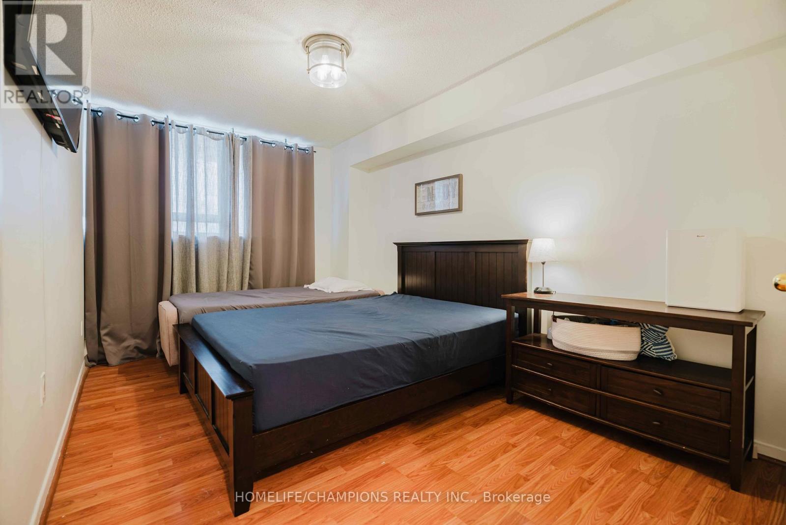 205 - 1050 Stainton Drive, Mississauga, Ontario  L5C 2T8 - Photo 24 - W12873368