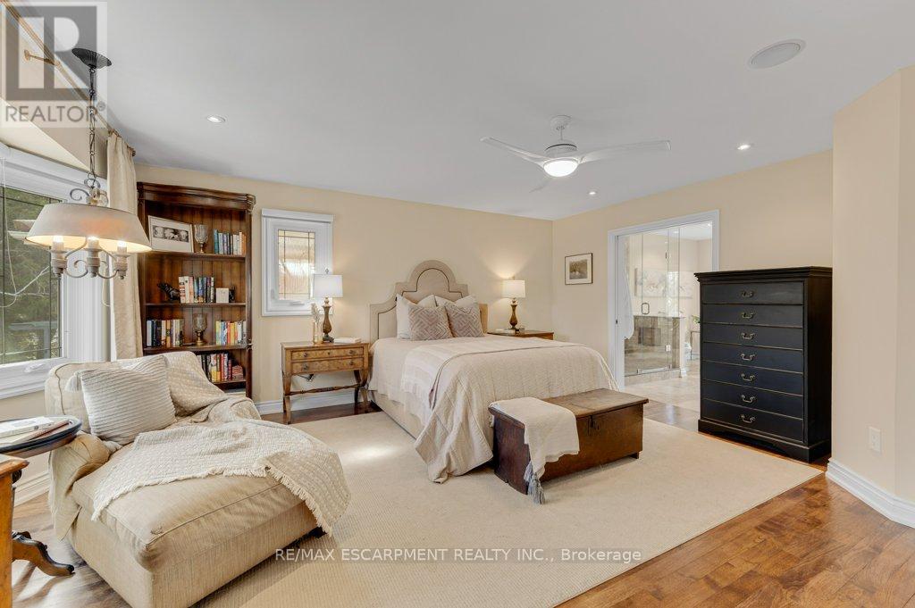 333 Claremont Crescent, Oakville, Ontario  L6J 6J9 - Photo 21 - W12873370