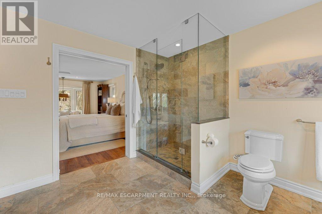 333 Claremont Crescent, Oakville, Ontario  L6J 6J9 - Photo 23 - W12873370