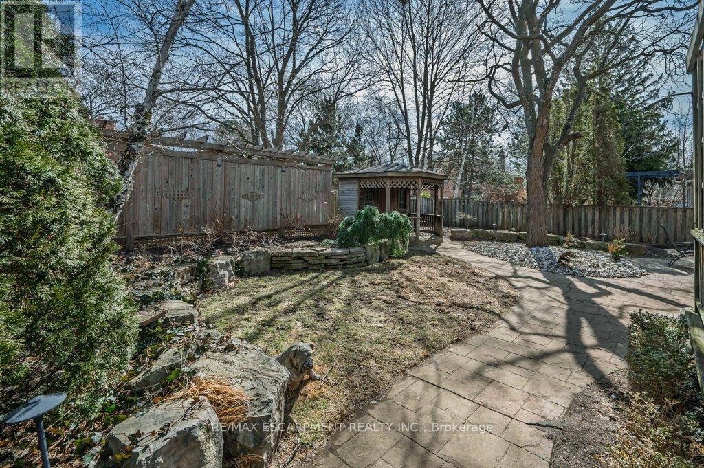 333 Claremont Crescent, Oakville, Ontario  L6J 6J9 - Photo 39 - W12873370