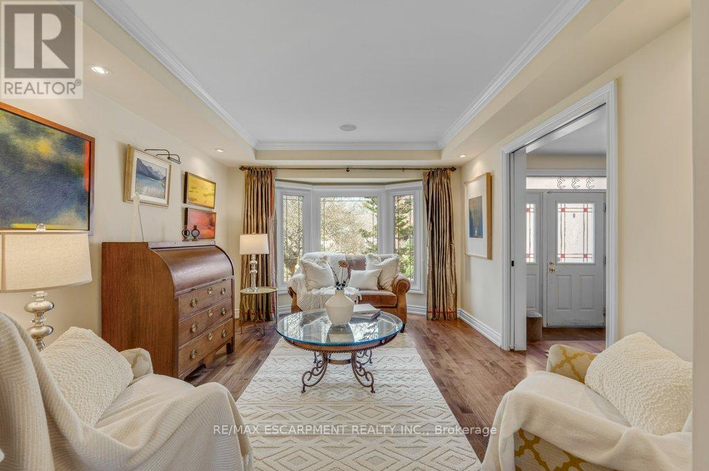 333 Claremont Crescent, Oakville, Ontario  L6J 6J9 - Photo 7 - W12873370