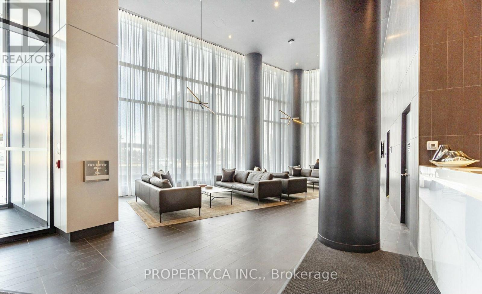 2711 - 3900 Confederation Parkway, Mississauga, Ontario  L5B 0M3 - Photo 10 - W12873376