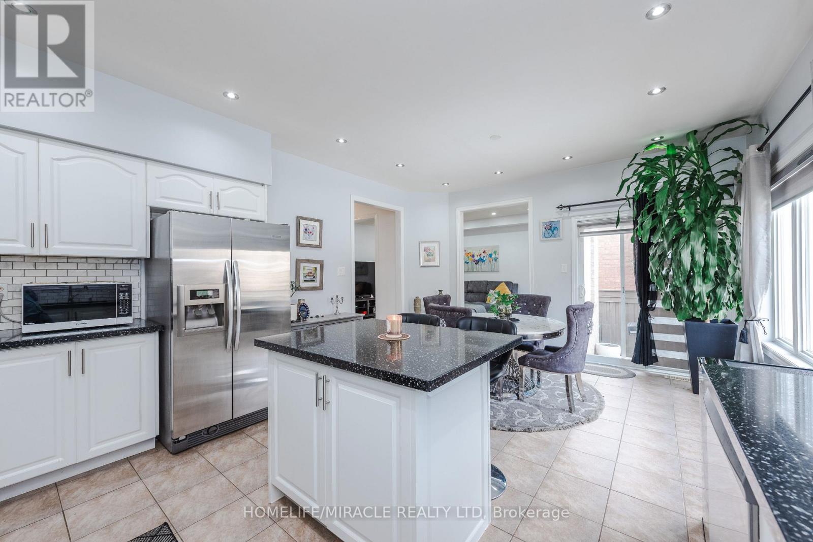 28 Iverson Drive, Brampton, Ontario  L6X 0L6 - Photo 20 - W12873394