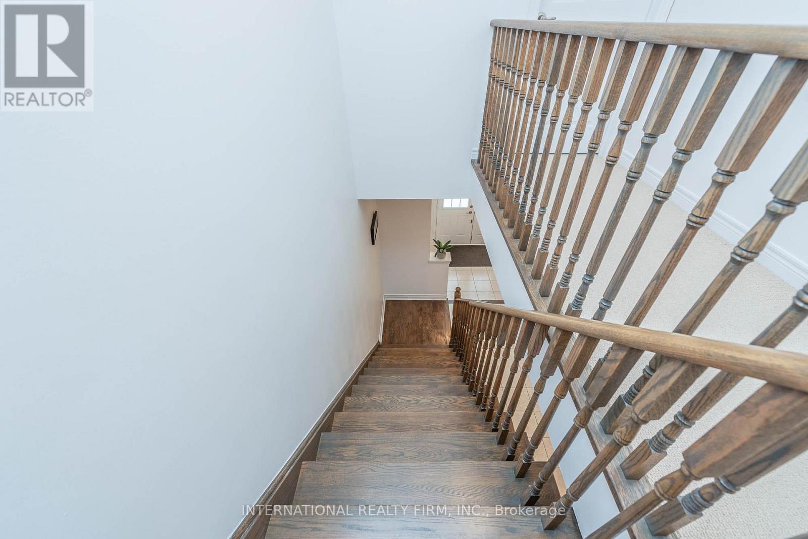 99 Huguenot Road, Oakville, Ontario  L6H 0M3 - Photo 12 - W12873426